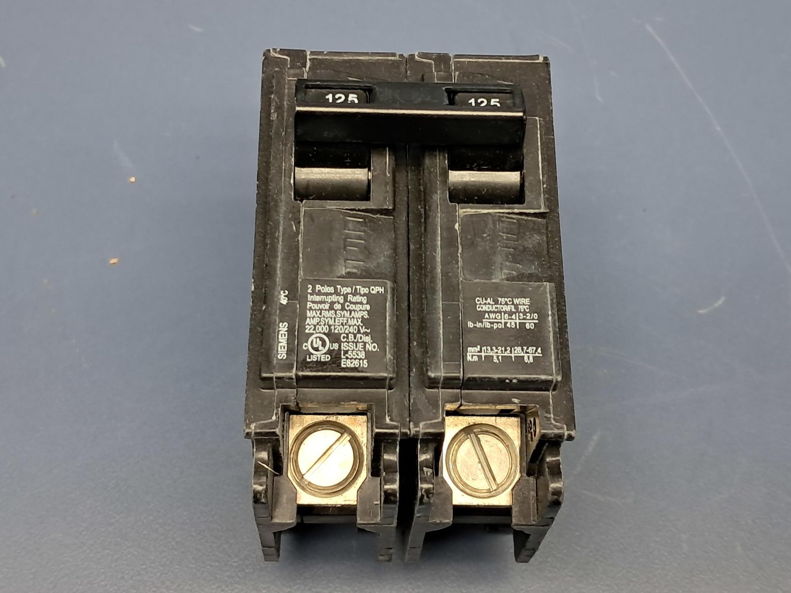 NEW Siemens Q2125H Circuit Breaker 2-Pole, 125 Amp, 120/240V, Type QPH, 22 kA