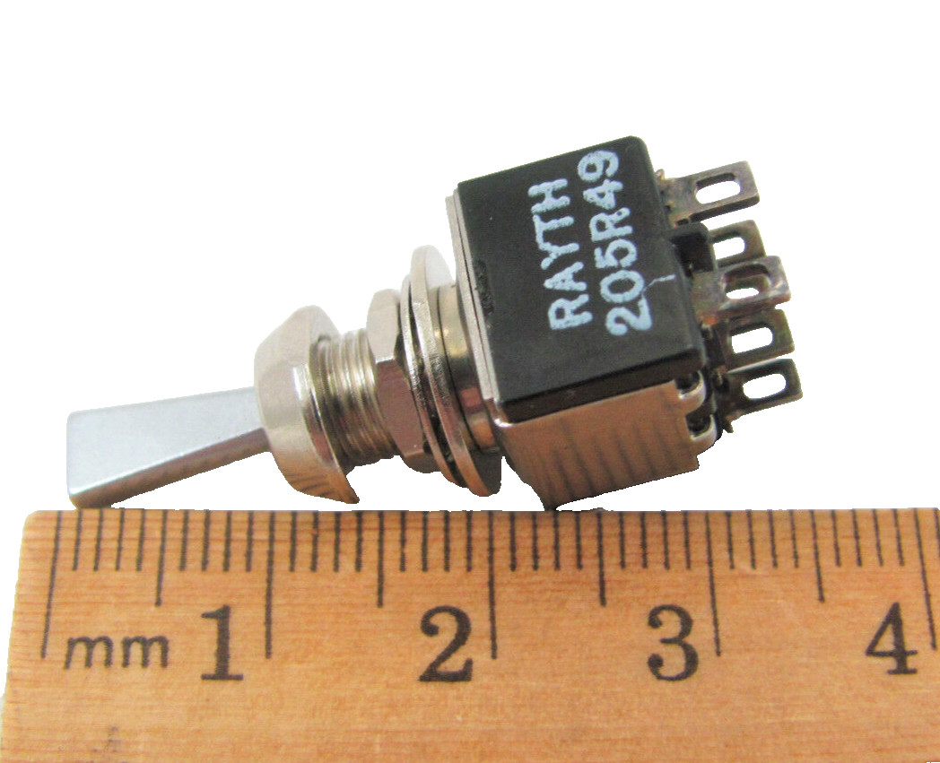 (2x) DPDT None-On-Mom (On) 5A @ 120VAC/28VDC, 2A @ 25 Flat Bat Toggle Switch