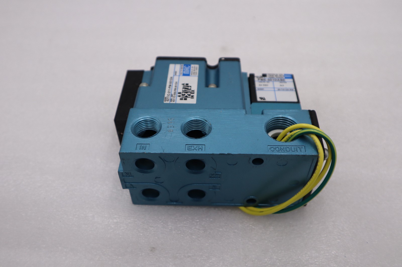 NEW MAC 6211C-211-PM-501DA SOLENOID VALVE 4-WAY SINGLE SOLENOID STOCK H1474