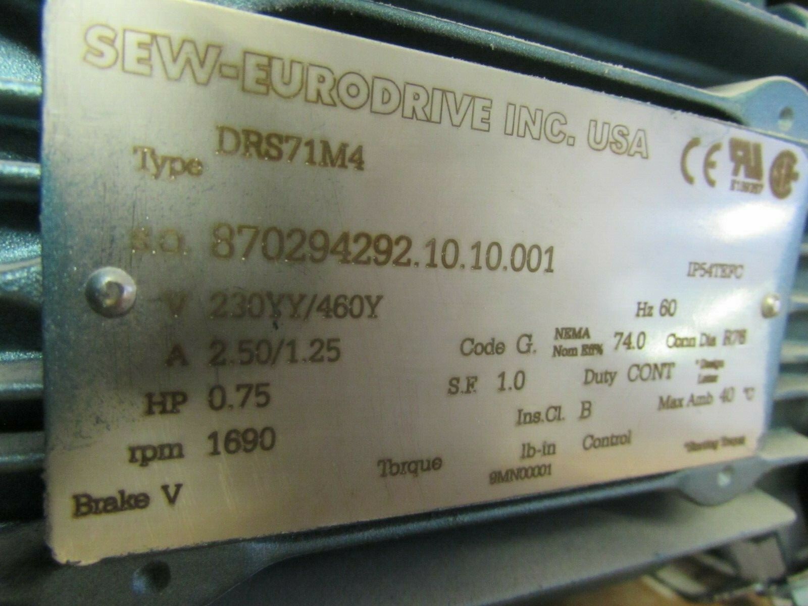 SEW EURODRIVE S37DRS71M4 3.4HP 88RPM DUAL OUTPUT 433in-lbs 230/460V NEW IN BOX !