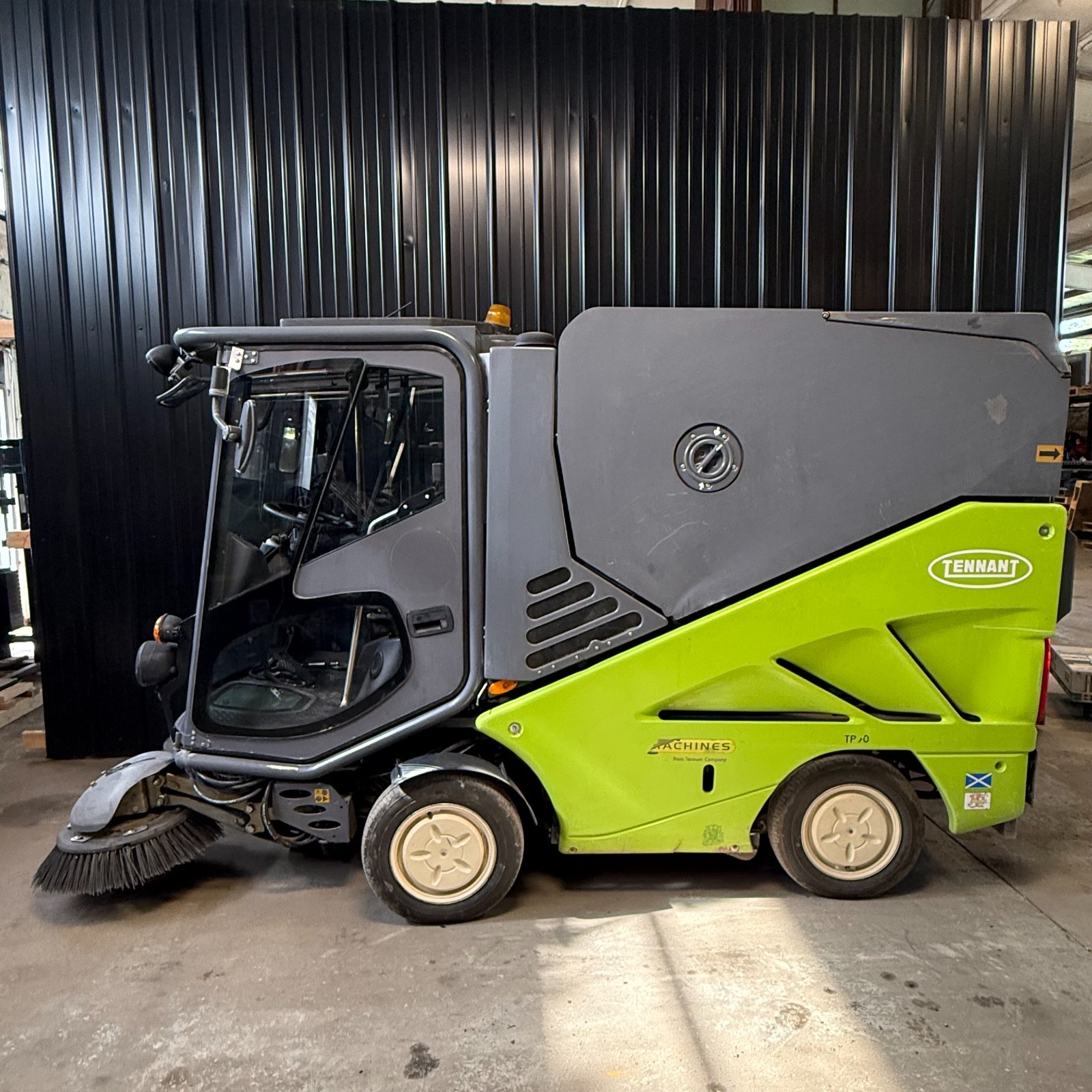 Tennant Green Machines 636 TP90 Diesel Street Sweeper 3321 Hrs Kubota 4WD Cab