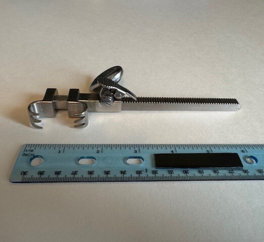V. Mueller 1350-A, Bailey-Gibbon Rib Contractor/Approximator Adult, 6.5 inch