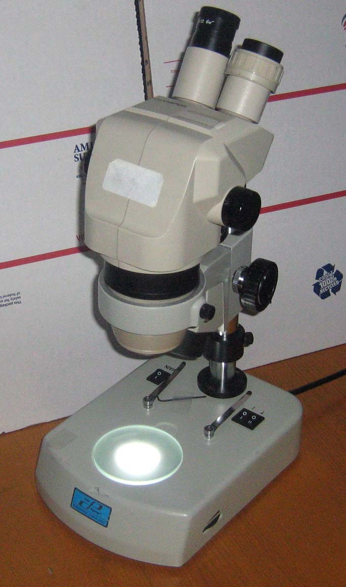 OLYPUS SZ3060 Microscope SZ30 Stereo Zoom Binocular /Base light source & Eyepiec