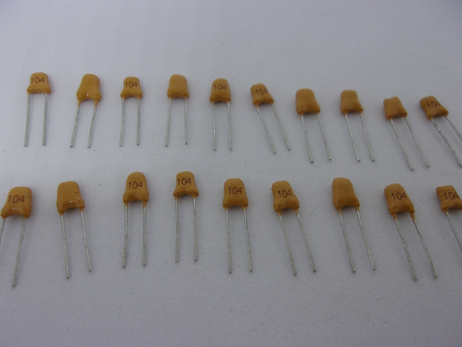 20 Pcs Pack Lot Multilayer Ceramic Capacitor 100nF 0.1uF 104 50V 10% Monolithic