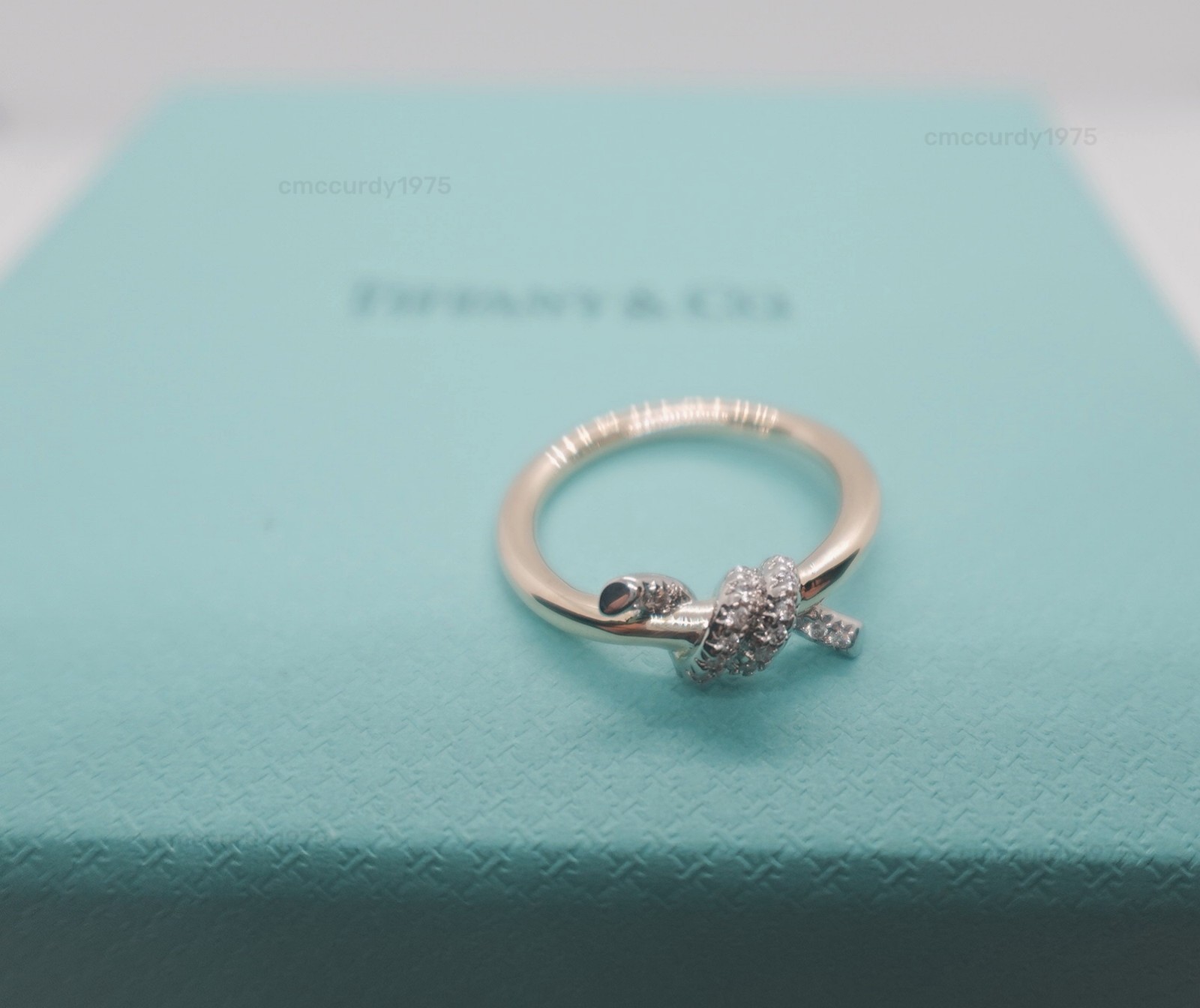 Gift.Tlffany&co.Knot Ring in 18k Yellow Gold 0.05 CTW size 7