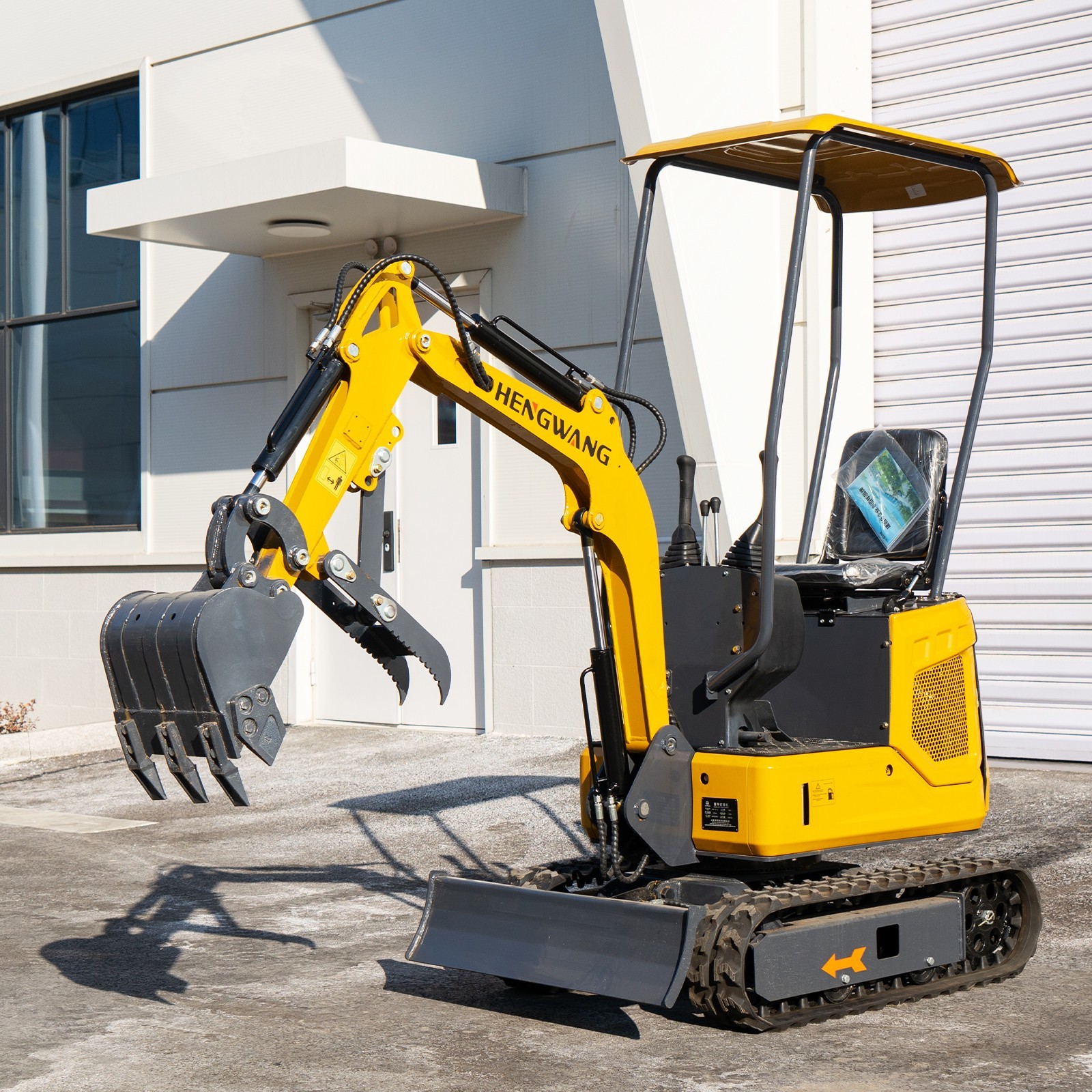 Mini Excavator With Chassis Extension And Boom Swing 15HP Free Shipping