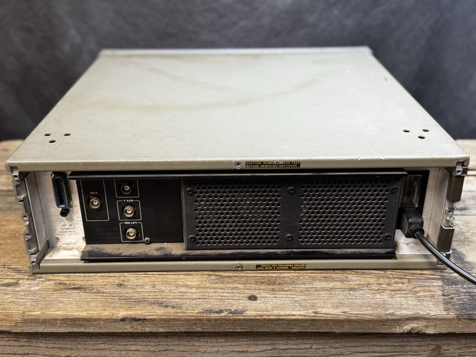 HP Agilent 8903A Audio Analyzer Powers Up