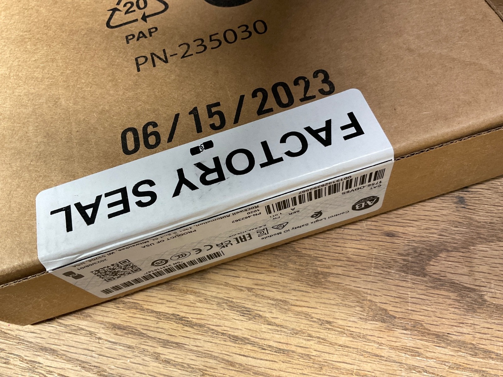 SEALED Allen-Bradley 1756-OBV8S ControlLogix Safety I/O Module FROM wisconSIN
