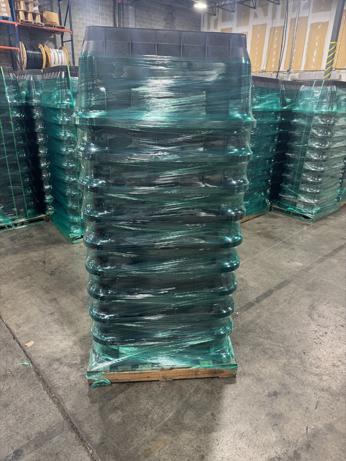 17x30x18 HDPE Plastic Pedestrian Rated Hand Holes w/Blank Lid, 1 Unit