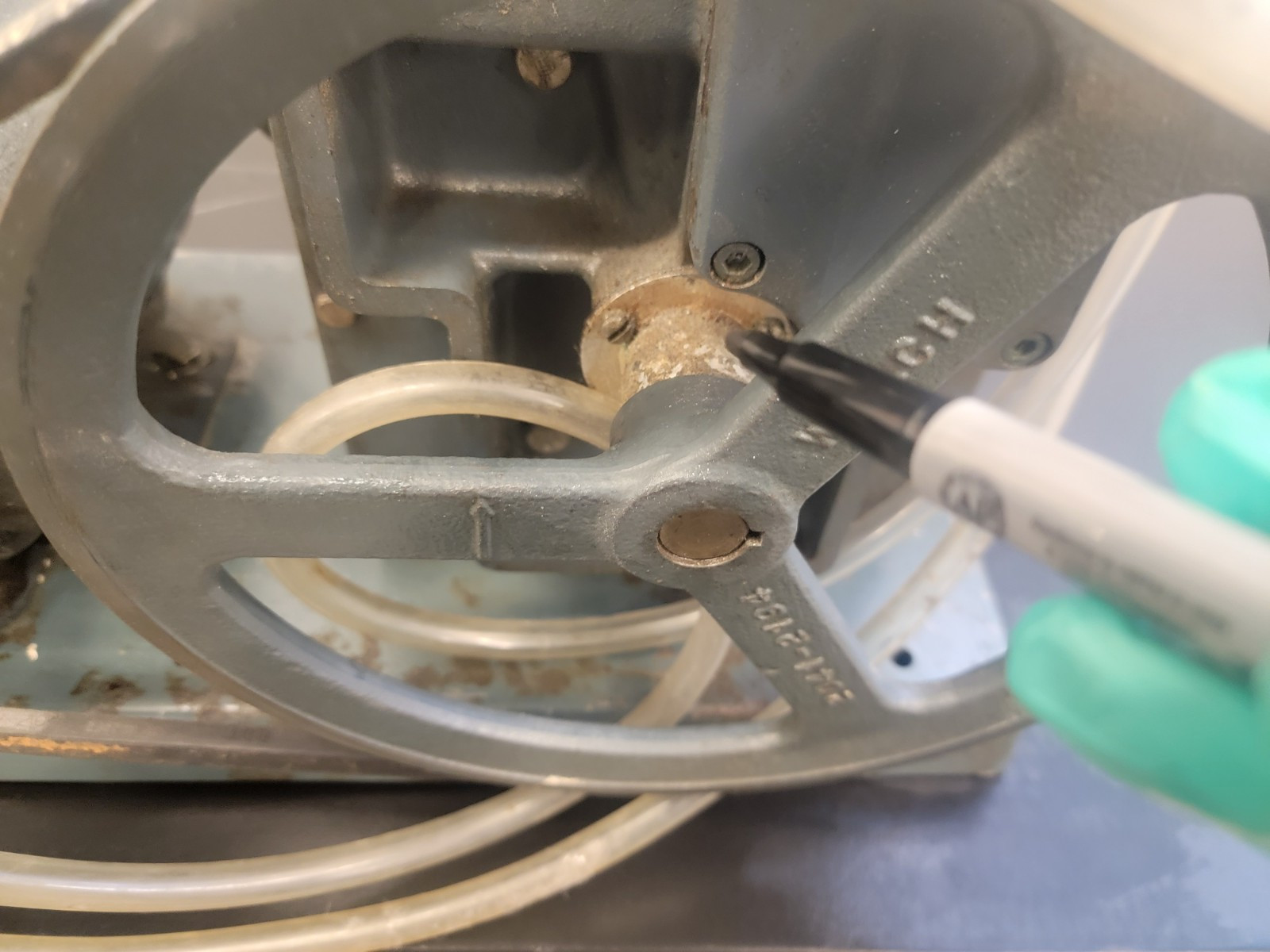Welch 1402 DuoSeal Belt-Driven Rotary Vane Vacuum Pump 115/230V