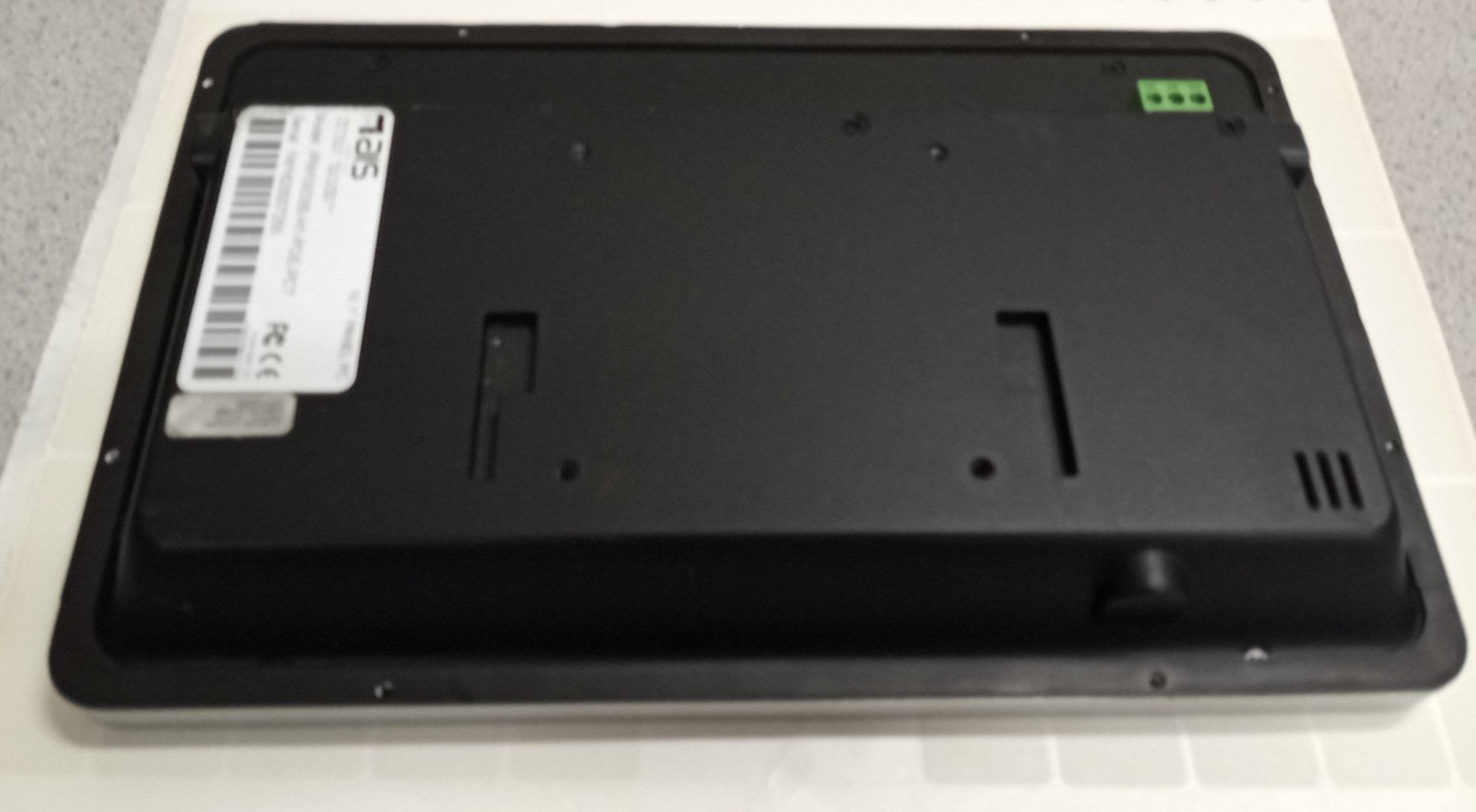 AIS IPW10ID3S-H1-POE-PCT Multi-touch Panel PC