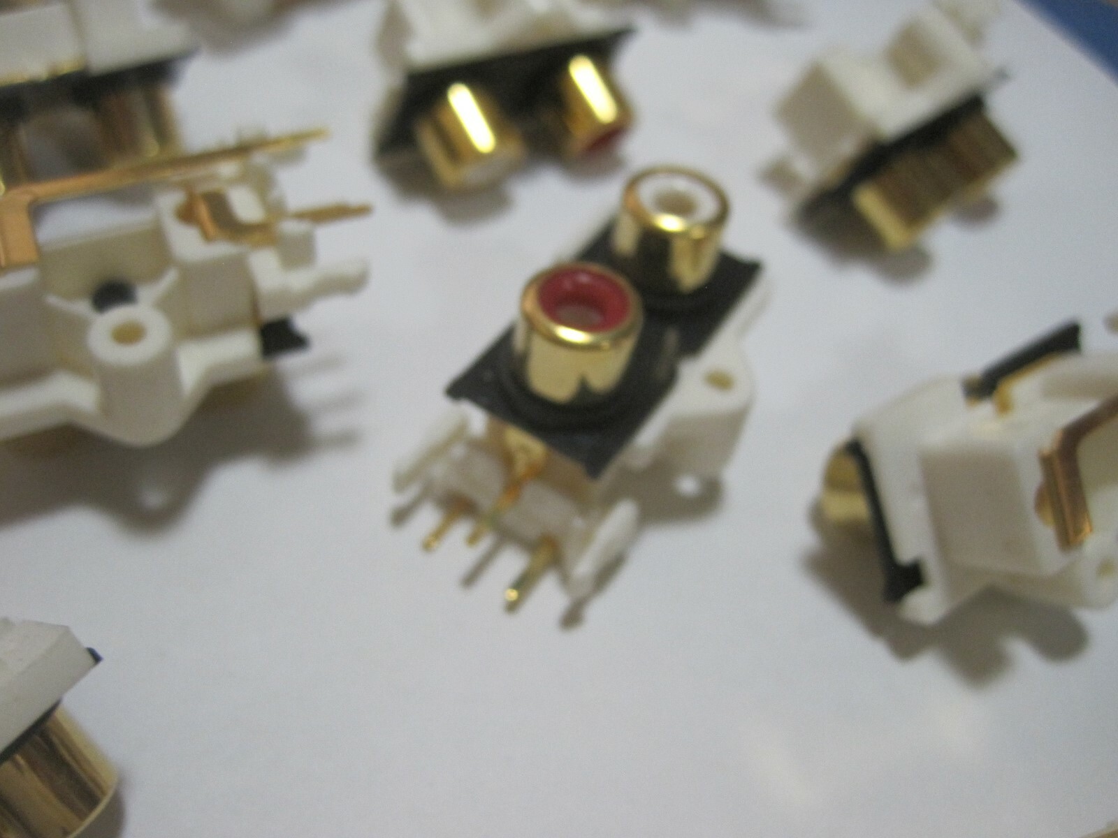 25 Qty PCB Mounting Socket Gold Plated RCA Female Jack Temple Star RL-1416-2G