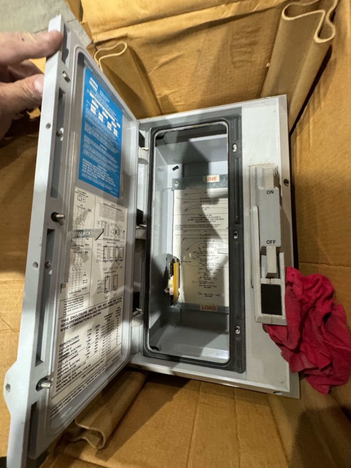NEW Crouse HINDS NST1018F D G30320 30 Amp 240v Switch Disconnect Nema 12