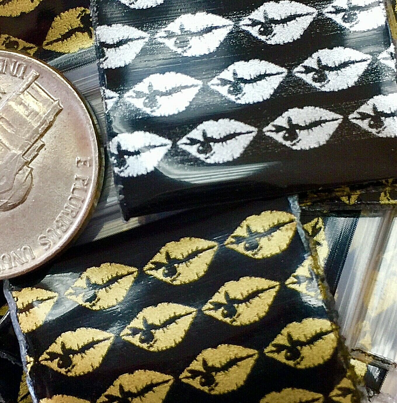 BaggiesSince1987 – 12510-S DESIGN ZIP BAGS 300PCS BUNNY ON SILVER, READ DETAILS