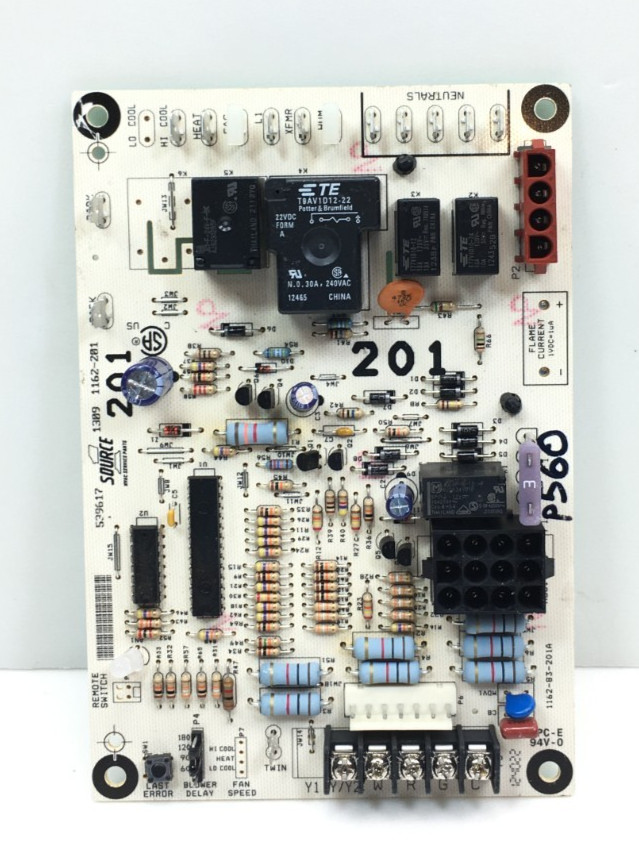 York Coleman Luxaire 539617 1162-201 Control Board 1162-83-201A used #P560