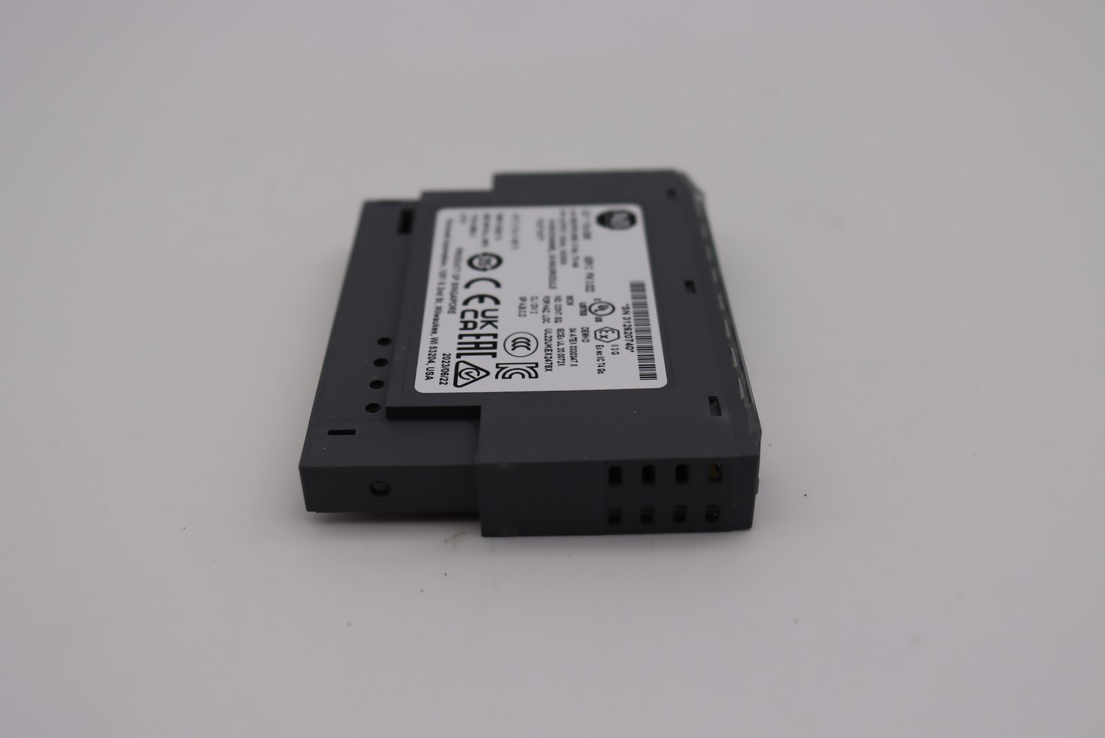 Allen Bradley 1734-OB8 POINT I/O 8 Point Digital Output Module