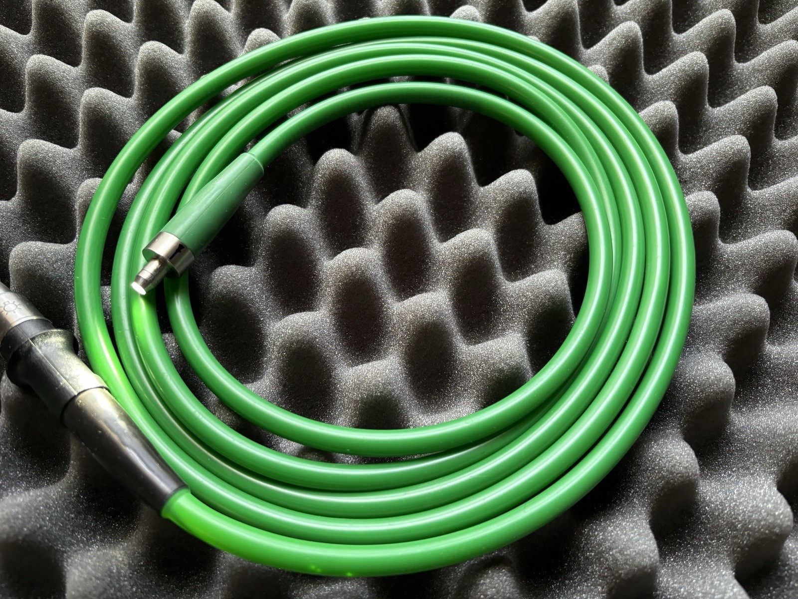 Stryker Fiber Optic Light Cable 233-050-400 AIM SafeLight Green 5mm X 3.05m