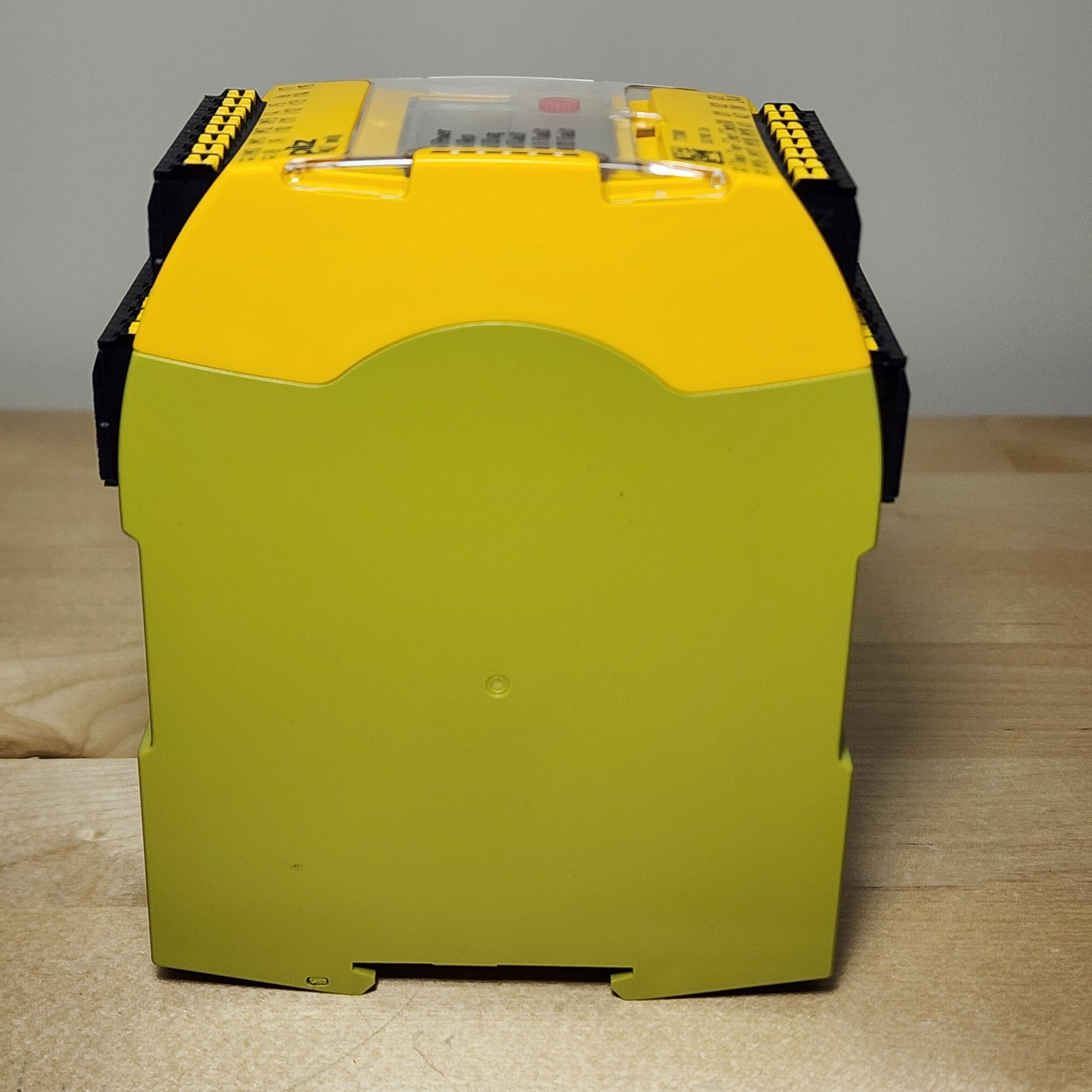 Pilz 772000 PNOZ mm0p 24VDC Safety Relay Controller PNOZmulti Mini Base Unit