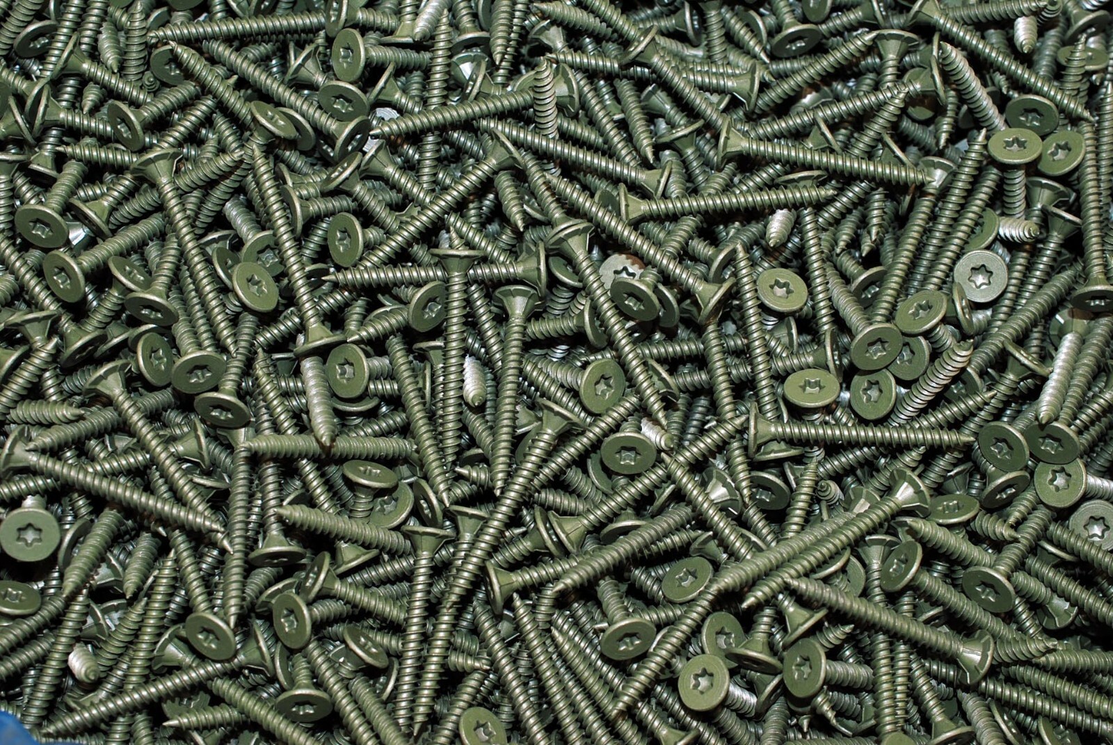(3500) Torx Wafer Head 8 x 1-5/8 Coated Cement Fiber Backer Board Screw T25 BULK