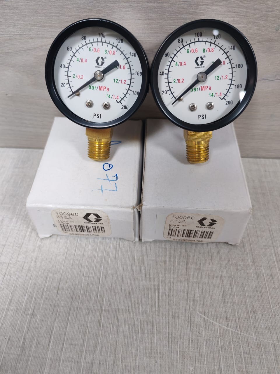 1 LOT 2PCS. GRACO 100960K15A GAUGE