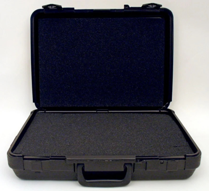 705 – PLATT LUGGAGE – BLOW MOLDED CASE – Exterior Dimensions (L x W x D): 19″ x