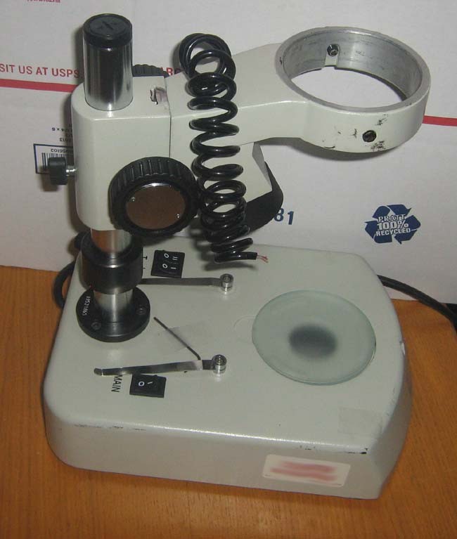 OLYPUS SZ3060 Microscope SZ30 Stereo Zoom Binocular /Base light source & Eyepiec