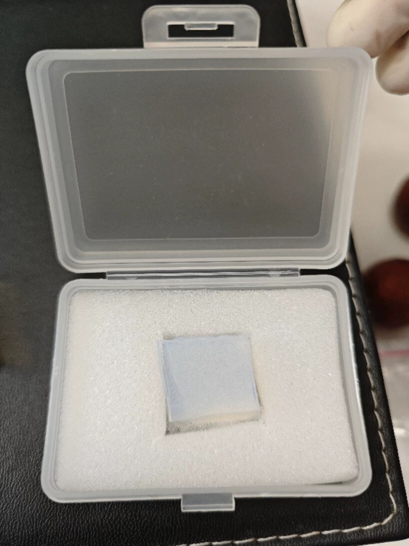 Aerogel Cube Block with High Permeability and High Porosity Nanoporous Silica