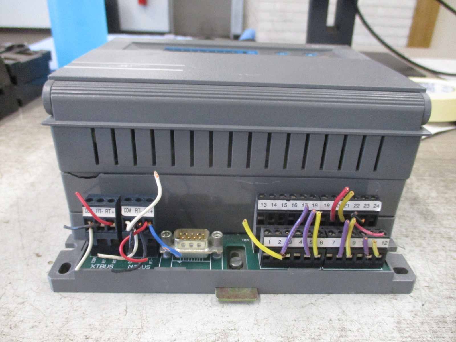 Johnson Controls / Metasys Controller DX-9100-8454 24VAC *Cracked Case*