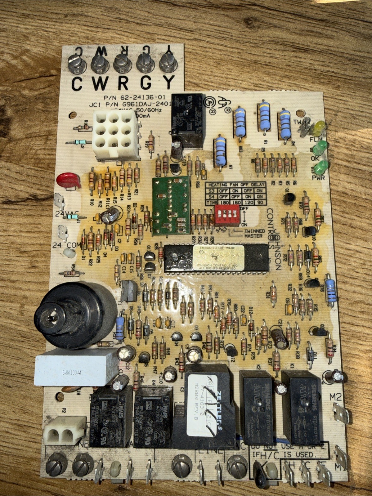 Rheem/Ruud 62-24136-01 Furnace Control Circuit Board G961DAJ-2401