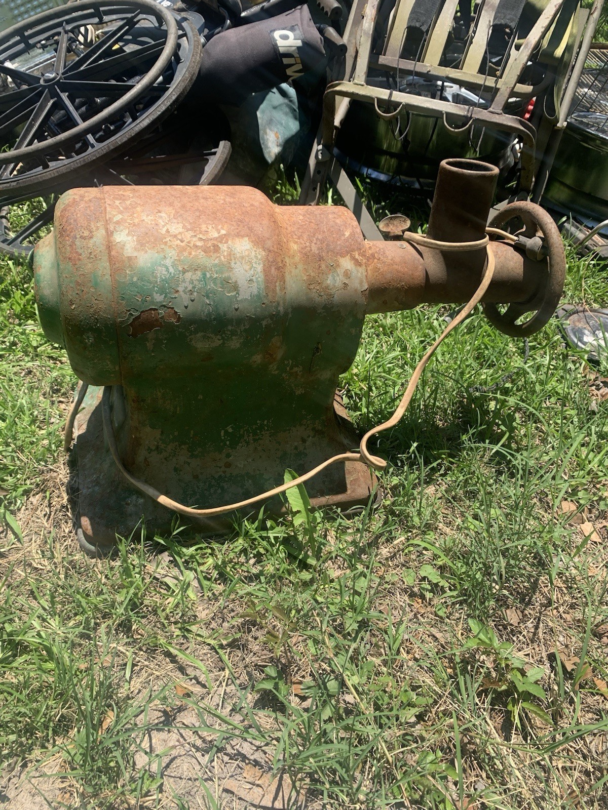 Vintage Base-Mounted Belt-Driven Electric Motor w/ Pulley Wheel, Green/Rust