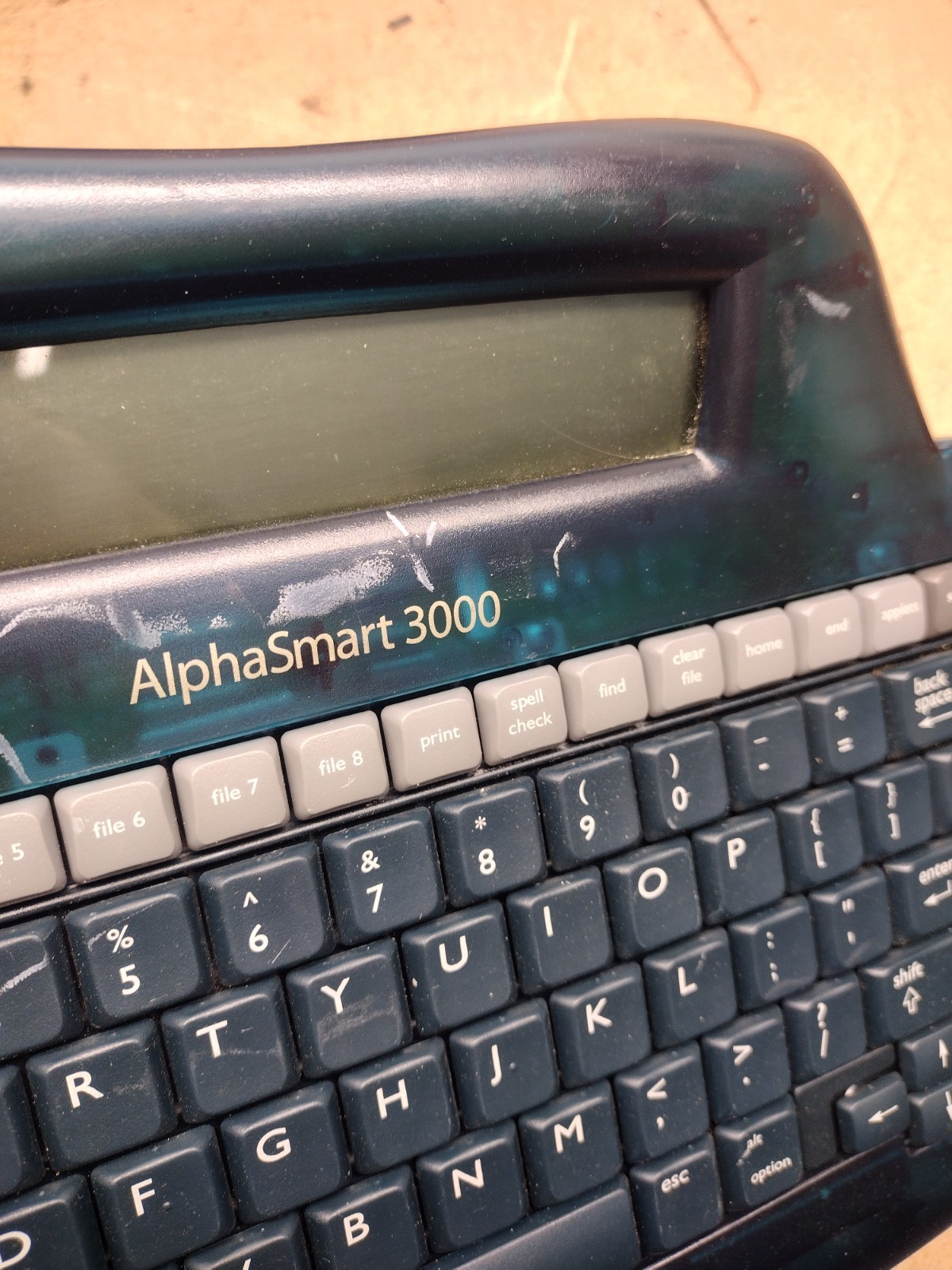 AlphaSmart 3000 Portable Digital Word Processor Typewriter