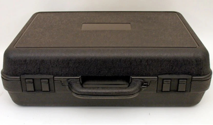 802 – PLATT LUGGAGE – BLOW MOLDED CASE – Exterior Dimensions (L x W x D): 23″ x