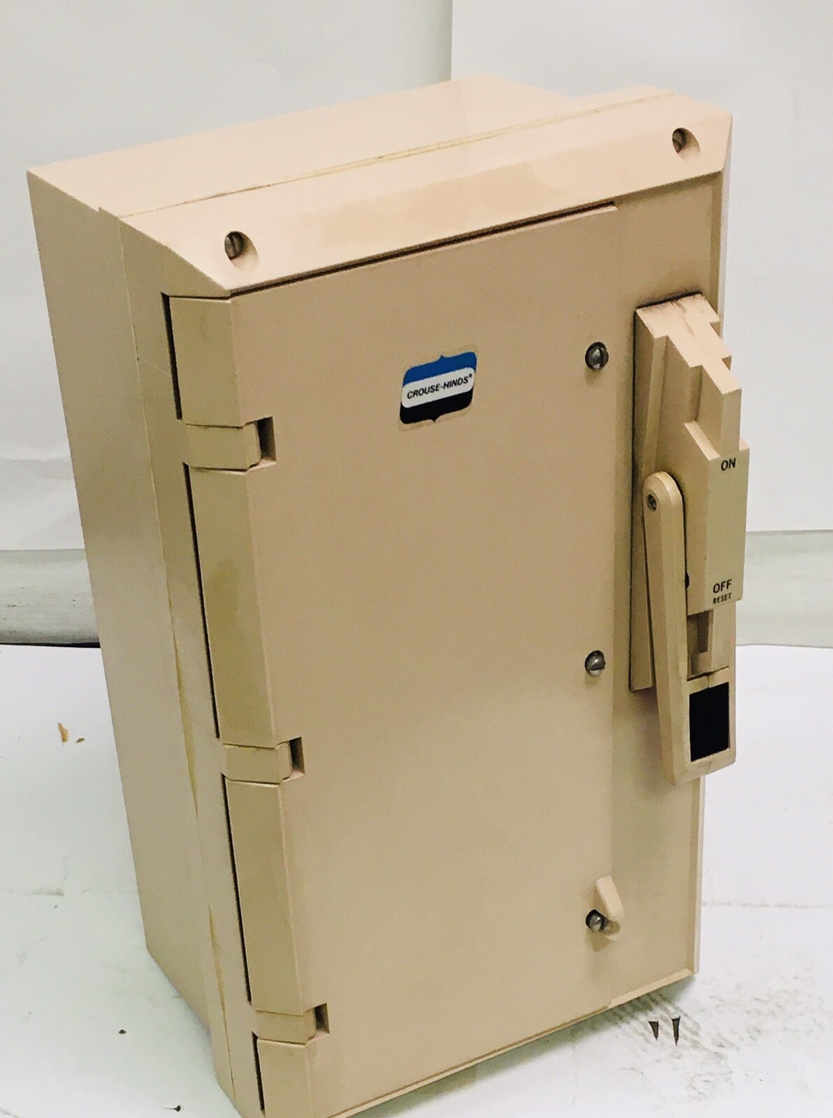 CROUSE HINDS NCB1018F-WT-30-EHB24 30 AMP CIRCUIT BREAKER ENCLOSURE !NEW IN BOX!