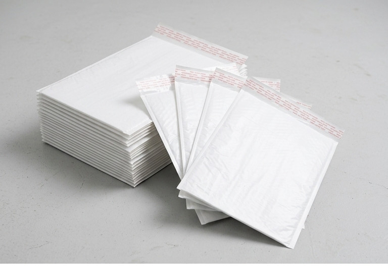 200 Pcs #4 9.5×14.5 POLY Bubble Mailers Self-Sealing Padded Envelopes