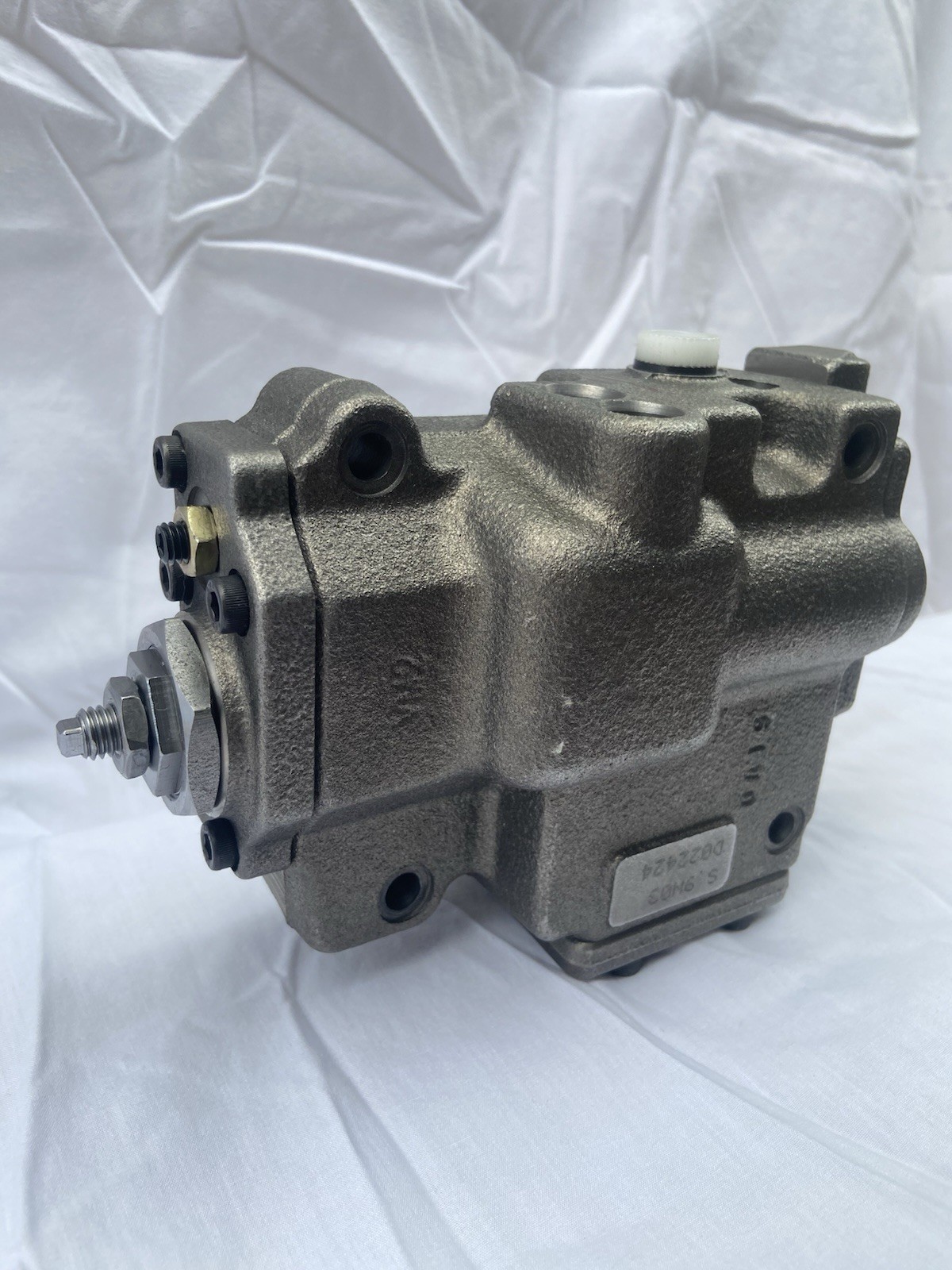 Kawasaki K3V180DTP Hydraulic Pump Regulator with Hardware New