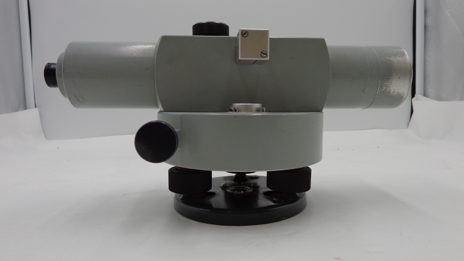CARL ZEISS Ni2 TRANSIT AUTO LEVEL 32X WITH ORIGINAL HARDCASE. Serial # 148492