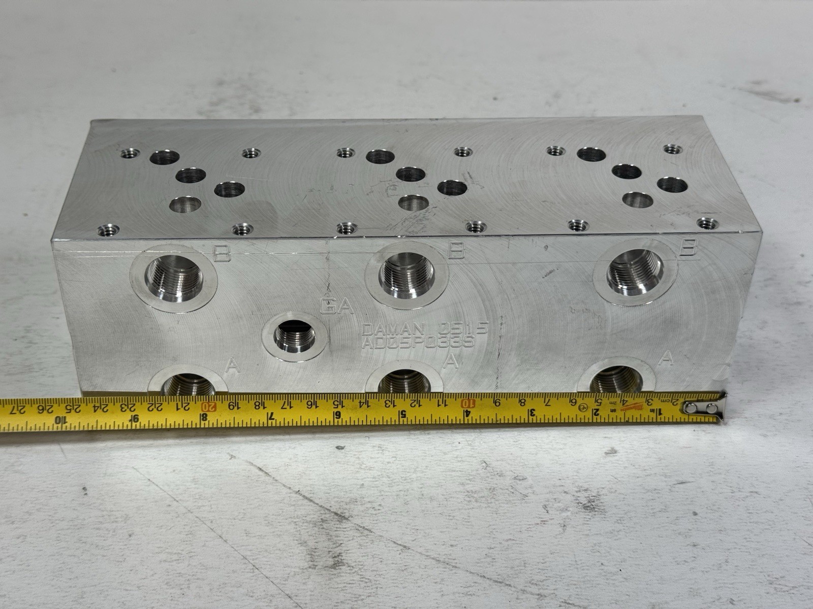 NEW GENUINE DAMAN AD05P033S ALUMINUM D05 3-STATION HYDRAULIC VALVE MANIFOLD