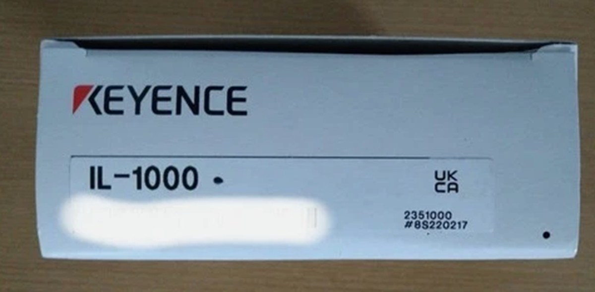 New KEYENCE IL1000 Sensor AMP LASER