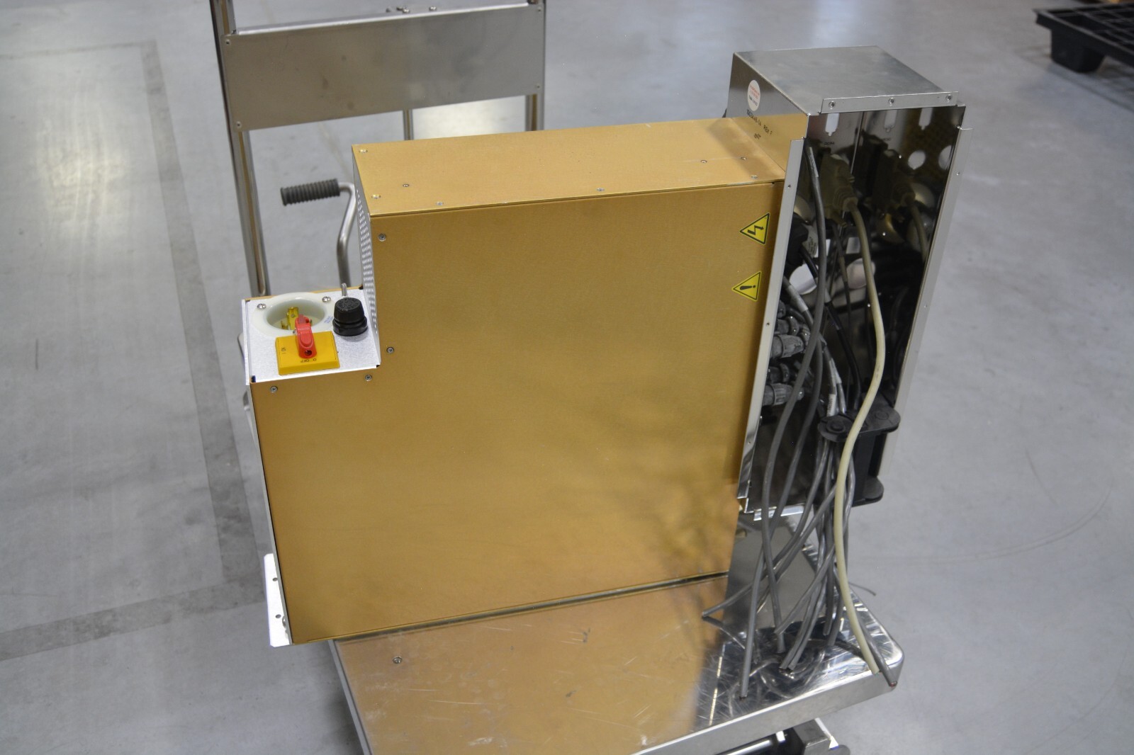 1003446-14 / POWER BOX AC BOX GOLD COLOR / ASYST TECHNOLOGIES
