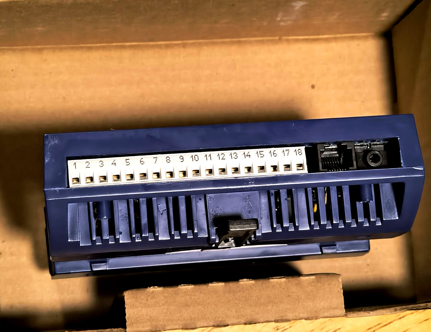 Distech ECB-300 Controller | Value Controls Brand new, Untested.