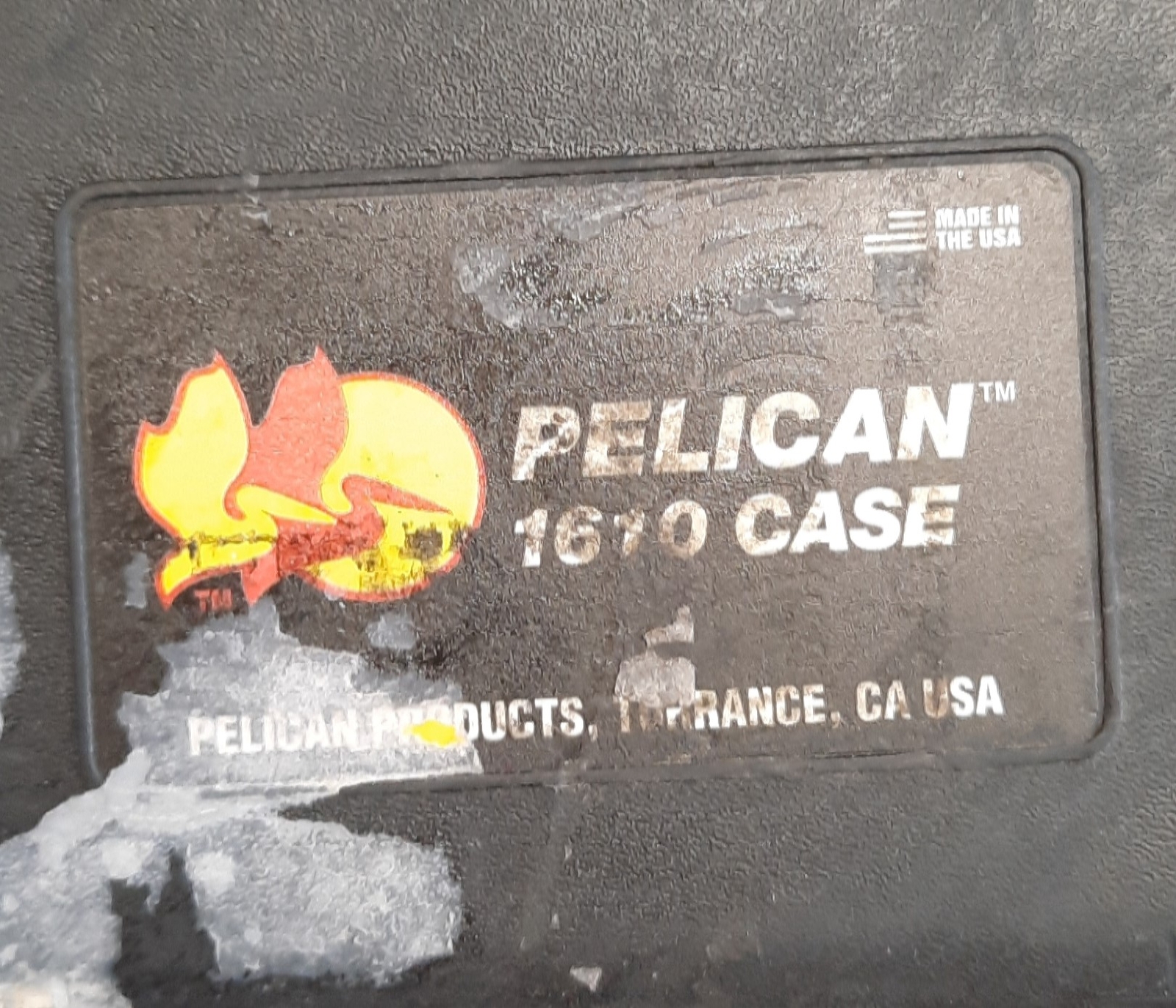 Pelican 1610 Watertight Protector Case, Interior Dimensions: 21.8″x16.7″x10.6″