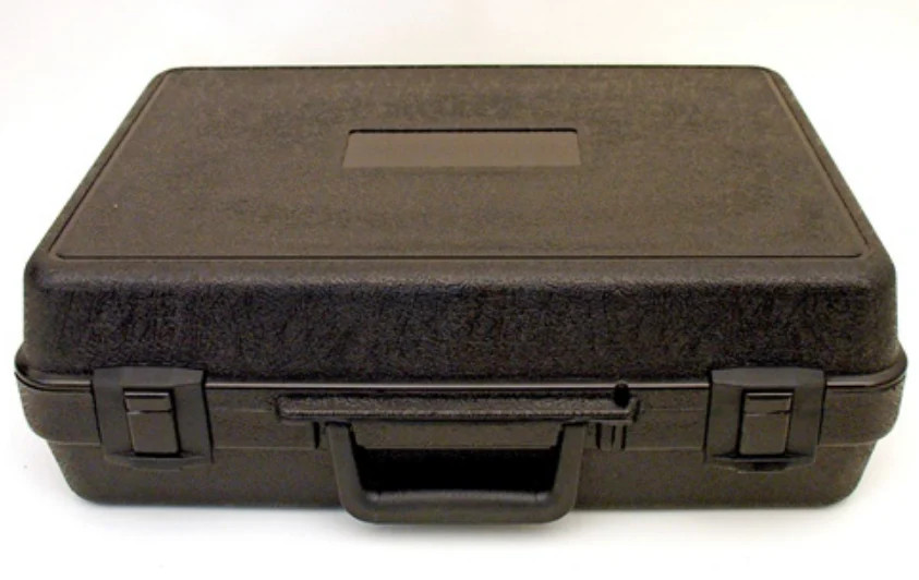609 – PLATT LUGGAGE – BLOW MOLDED CASE – Exterior Dimensions (L x W x D): 17″ x