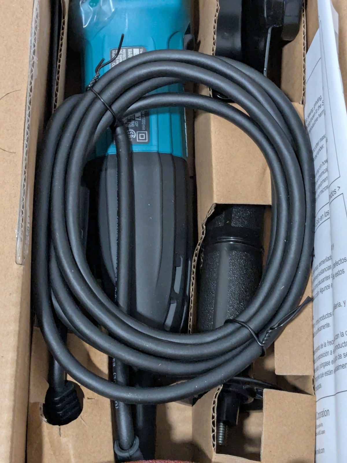 Makita Corded Angle Grinder: 4-1/2″ Wheel Dia, 10,000 RPM, 5/8-11 Spindle 9557PB