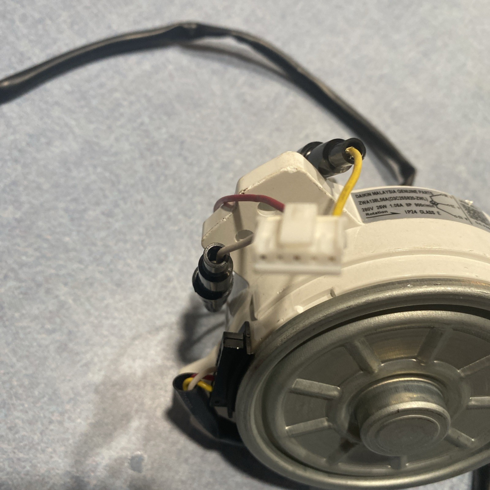 DAIKIN MALAYSIA MOTOR ZWA138L56A (D3C25S820-ZWL) 280v 26w