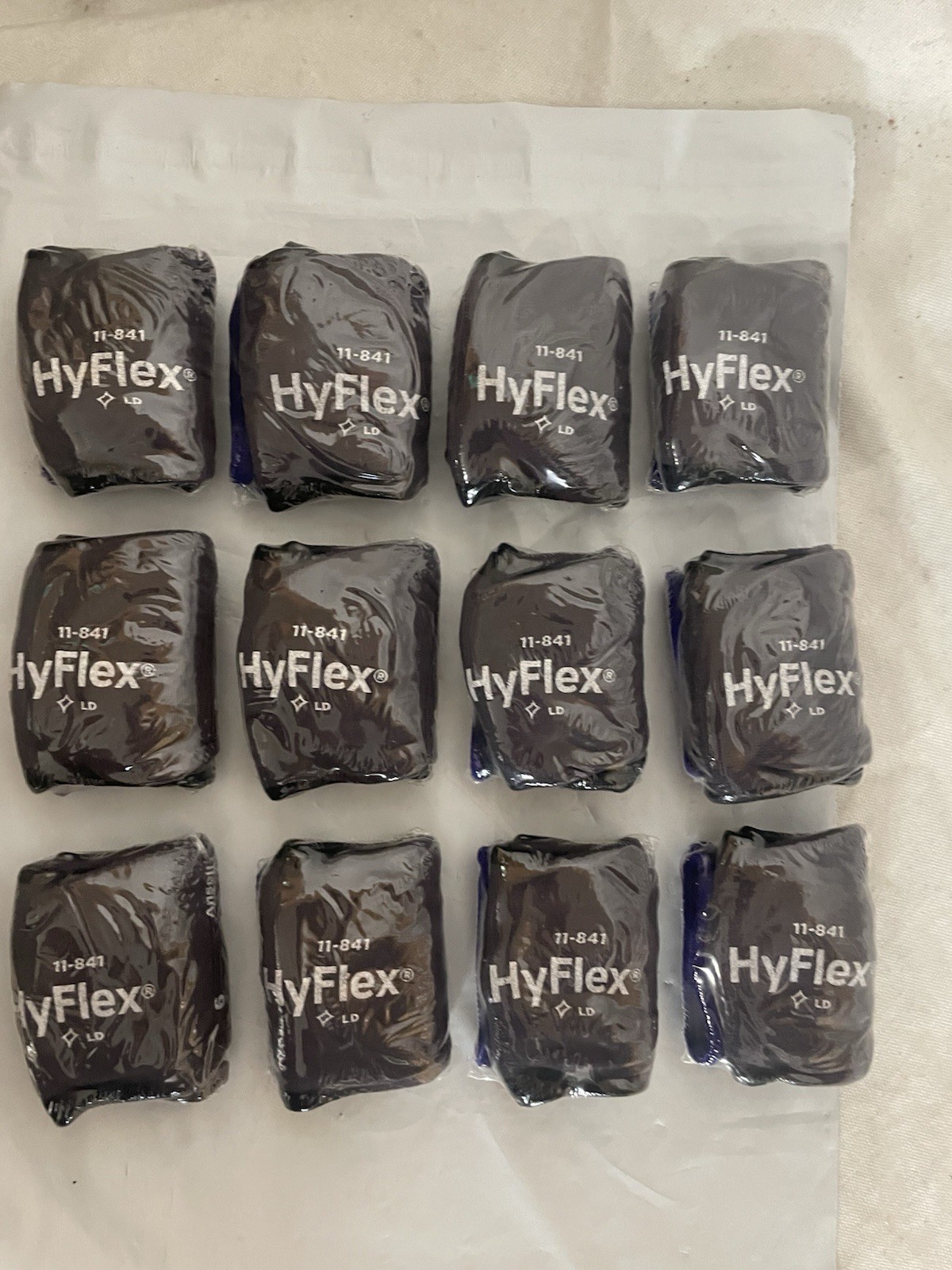 12 Pair Ansell HyFlex 11-841 Size 6 (Extra Small) Nitrile Foam Coated Gloves
