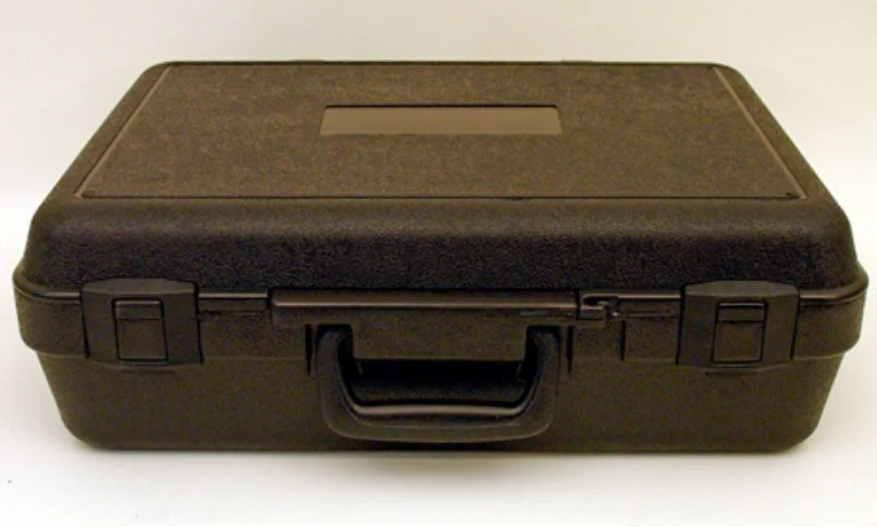 706 – PLATT LUGGAGE – BLOW MOLDED CASE – Exterior Dimensions (L x W x D): 19″ x