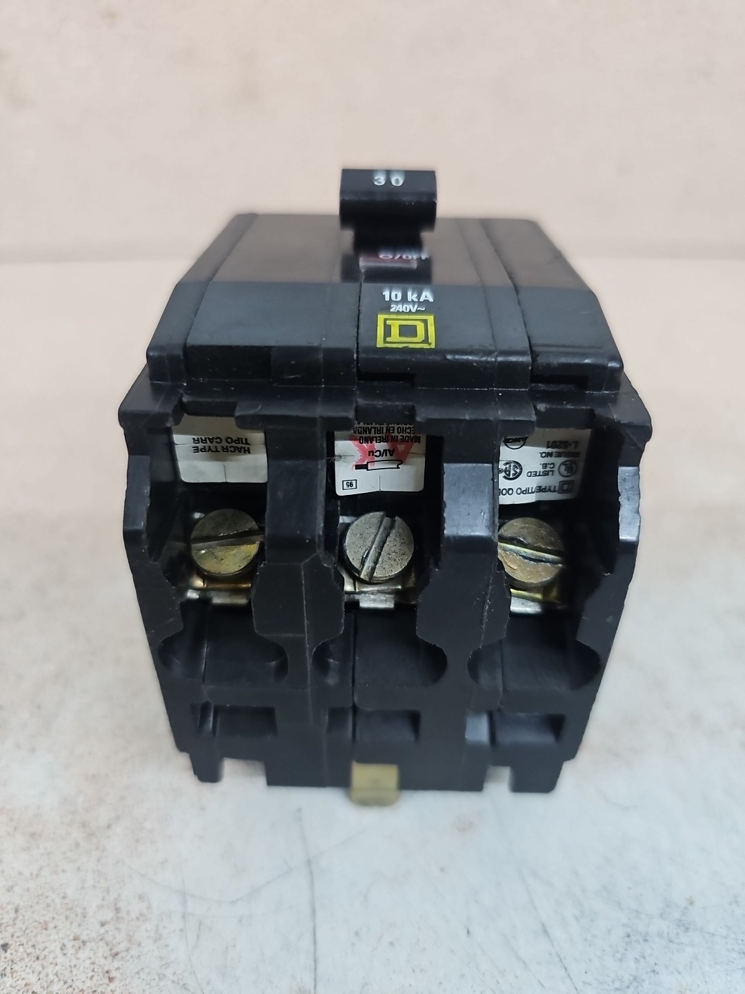 1) SQUARE D QOB330 Bolt On Circuit Breaker 3 Pole 30 Amp 240V W#