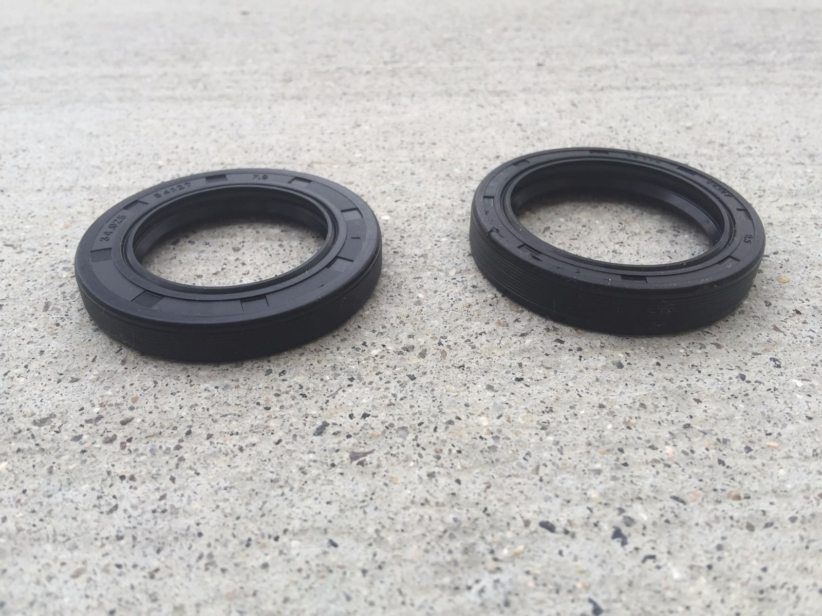 2 pcs Rotary Cutter Gearbox Oil Seals King Kutter 156005 & 156010 (002/005)