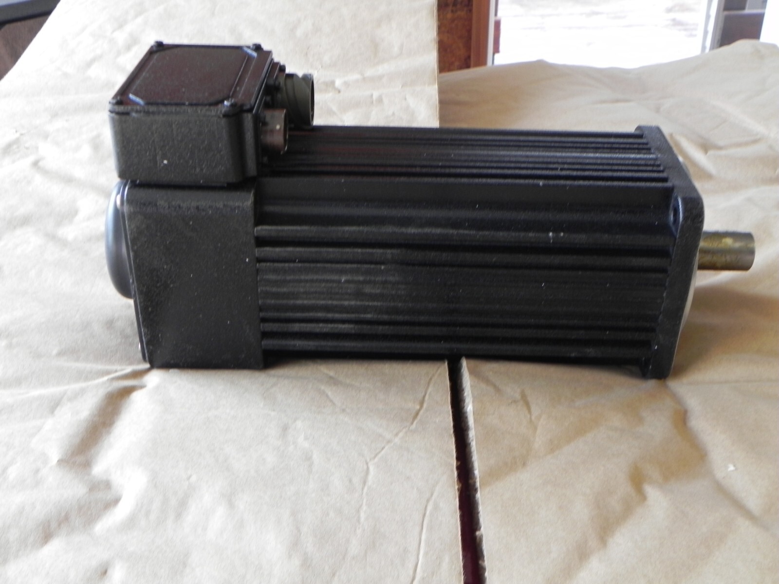 Kollmorgen Goldline Brushless P.M. Servomotor Radford B-404-B-21 with Cable NEW
