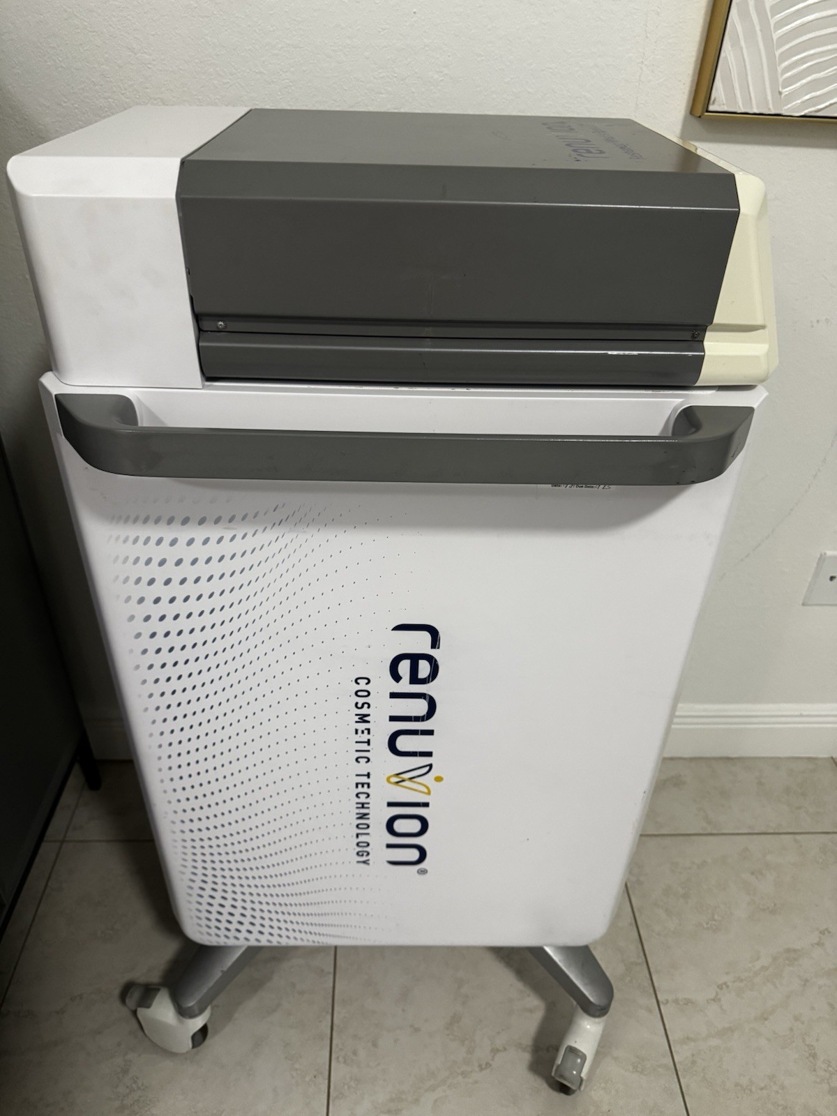 Renuvion APYX-RS3 Plasma System Generator Cart Mounted Skin Tightening